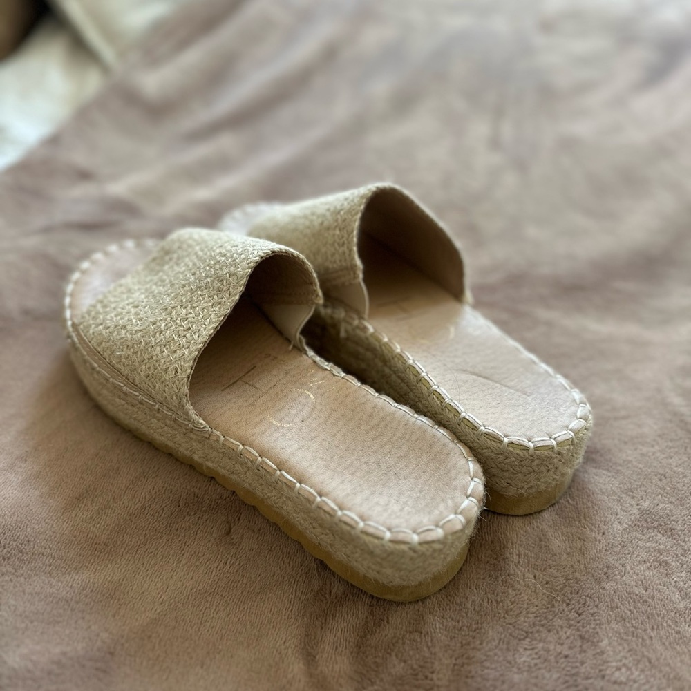 Elegant Tan Woven Women's Slides
